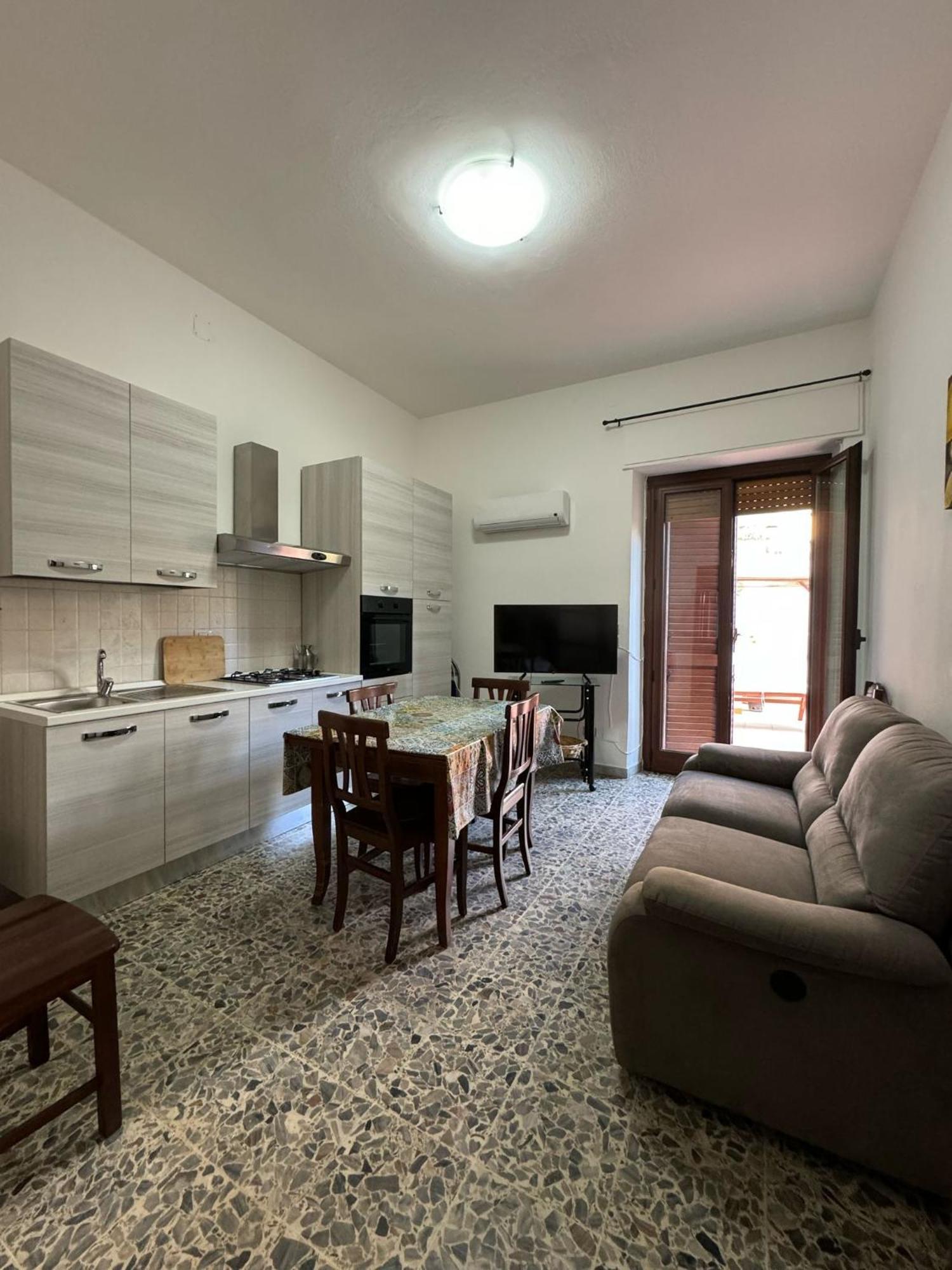 Pm 41 Via Ennio Porrino Guest House Alghero Esterno foto