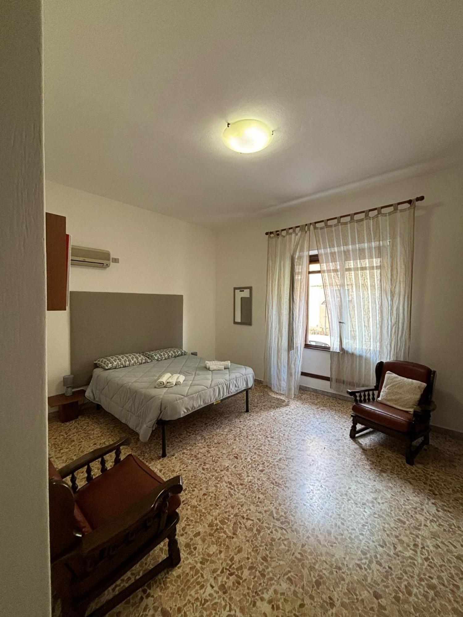 Pm 41 Via Ennio Porrino Guest House Alghero Esterno foto