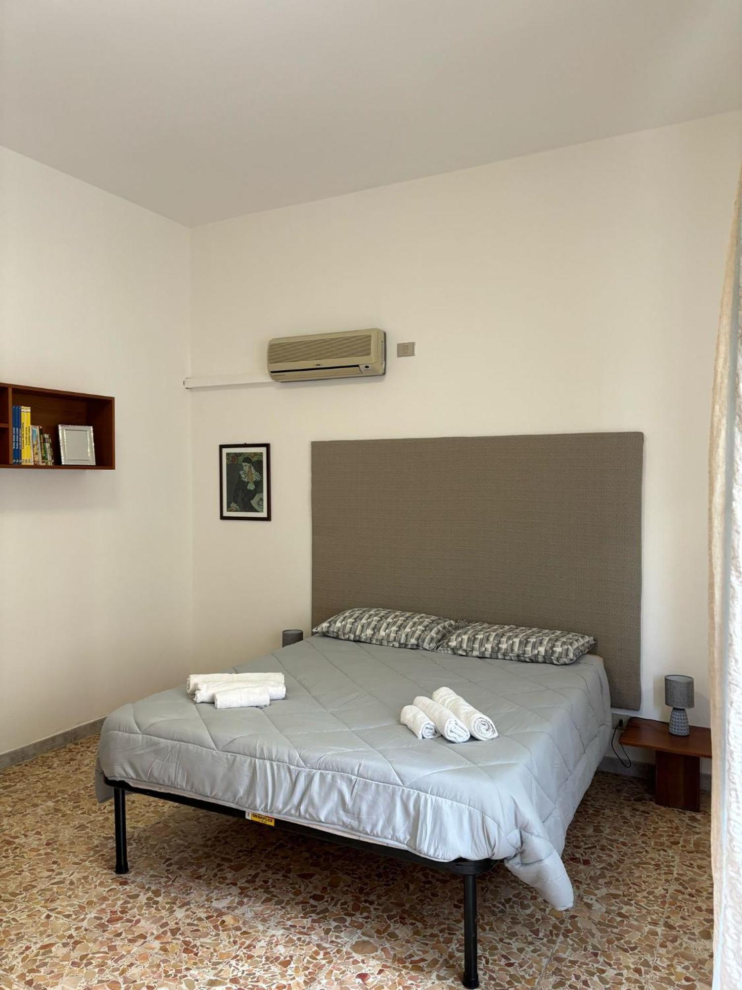 Pm 41 Via Ennio Porrino Guest House Alghero Esterno foto