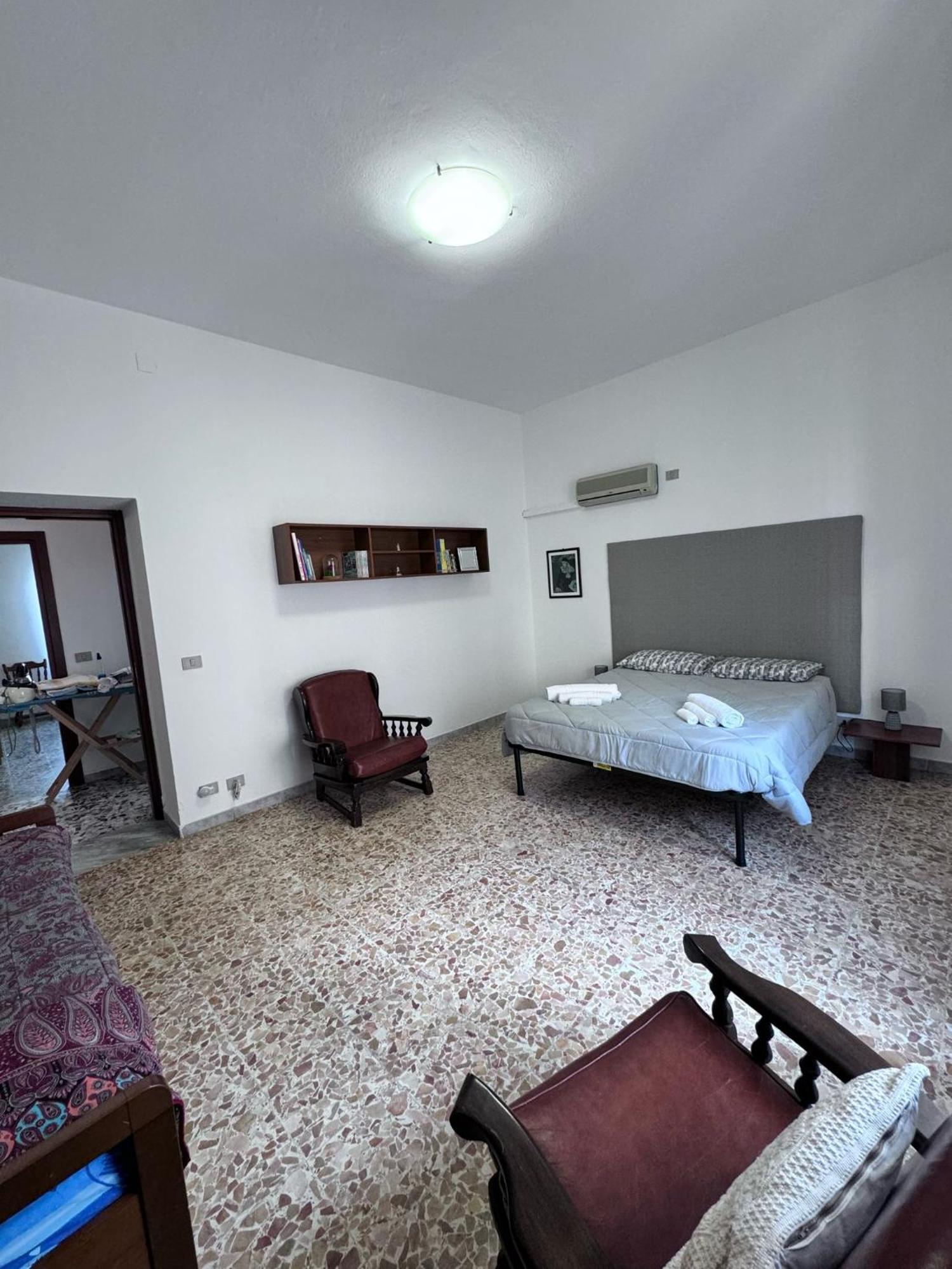 Pm 41 Via Ennio Porrino Guest House Alghero Esterno foto